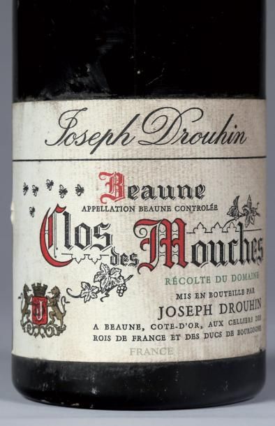 VINS ROUGES DE BOURGOGNE 2 Bouteilles BEAUNE CLOS DES MOUCHES J. DROUHIN 1978 Étiquettes...