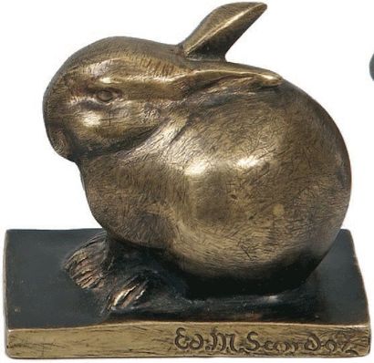 ÉDOUARD-MARCEL SANDOZ (1881-1971). Lapin en bronze à patine dorée. 5,7cm x 3,5cm...