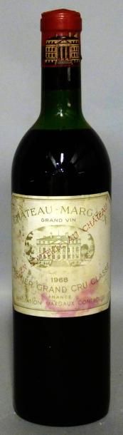 null 1 Bouteille CHÂTEAU MARGAUX 1968 Étiquette tachée; niveau mi-épaule. Label stained,...