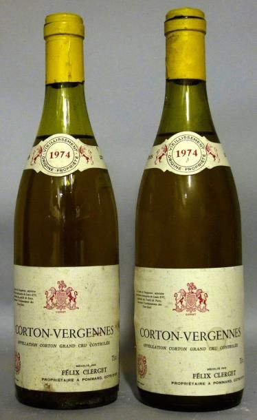 null 2 Bouteilles CORTON VERGENNES BLANC 1974 Niveaux 4 cm, capsule légèrement abimée....