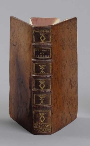 null [Jésuites] Recueil factice de 5 ouvrages imprimés vers 1762-1765, dont des publications...