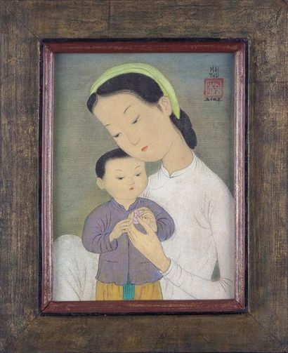 MAI THU (1906-1980) Maternité: femme et enfant. Peinture sur soie doublée sur papier,...