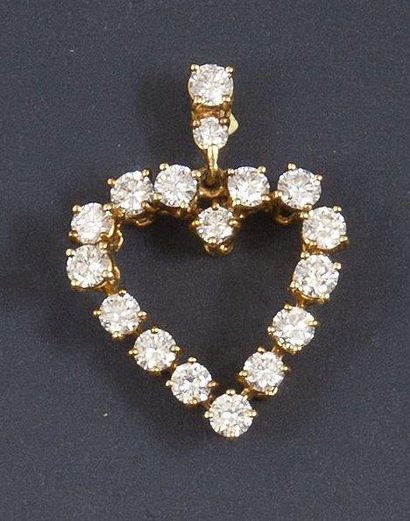 null Pendentif en or orné de diamants de taille moderne (environ 1,65 ct). Poids...