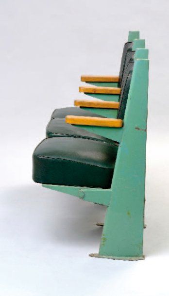 JEAN PROUVE (1901-1984). Banquette d'amphithéâtre à trois fauteuils à structure formant...