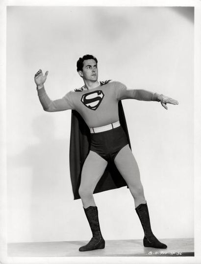 null SUPERMAN Kirk Alyn dans le serial de Spencer Bennet et Thomas Carr (1948). Deux...