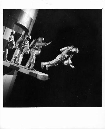 null LA CONQUÊTE DE L'ESPACE / CONQUEST OF SPACE Film de Byron Haskin (1955). Deux...