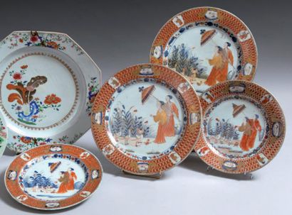Chine (Compagnie des Indes) Ensemble en porcelaine comprenant une paire de plats...