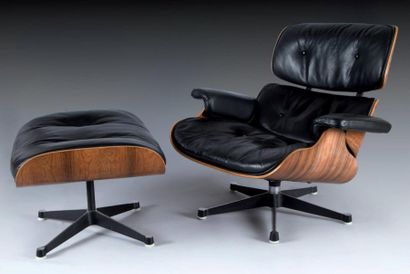CHARLES (1907-1978) ET RAY EAMES (1912-1988) Fauteuil et ottoman modèle «Lounge chair»...
