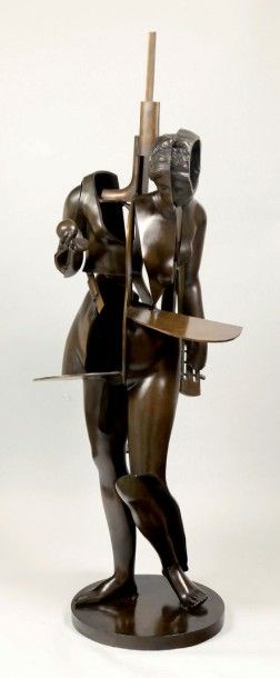 ARMAN (1928-2005) DIANE A LA GUITARE, 1988. Bronze patiné signé et numéroté 3/8....