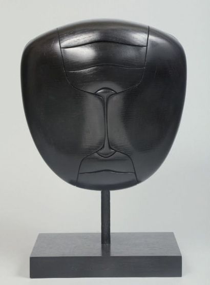 François CANTE-PACOS Carapace. Sculpture en chêne massif teinté noir et ciré conçue...