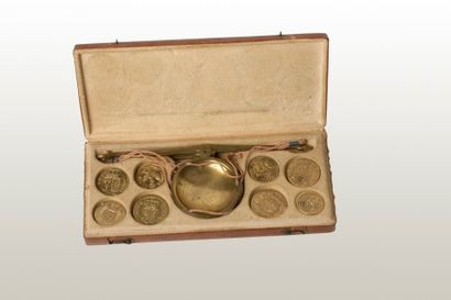 null ITALIE. Elégante boîte milanaise (vers 1800) à l'intérieur gainé peau avec 8...