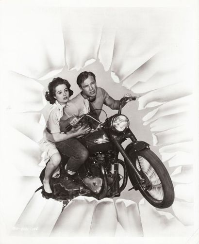 null L'ÉQUIPÉE SAUVAGE / THE WILD ONE Marlon Brando et Mary Murphy pour le film de...