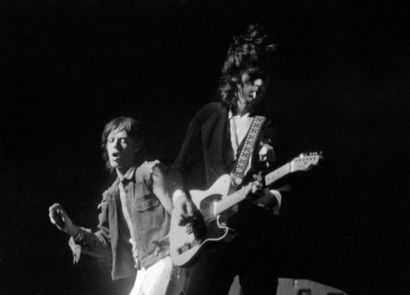 null MICK JAGGER ET KEITH RICHARDS, SLALOM Concert des Rolling Stones au Forest National,...