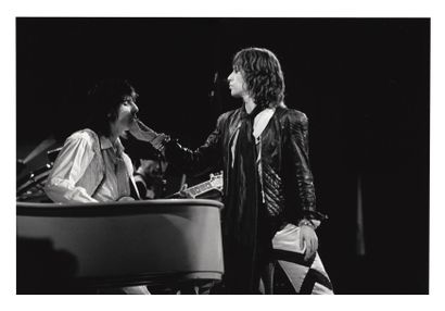 null RON WOOD ET MICK JAGGER Concert des Rolling Stones au Pavillon de Paris (juin...