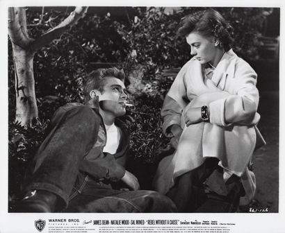 null LA FUREUR DE VIVRE / REBEL WITHOUT A CAUSE James Dean et Natalie Wood dans le...