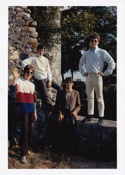 null SMALL FACES Séance photo au festival de Provins (juin 1966). Épreuve jet d'encre...