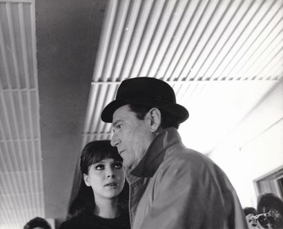 null ALPHAVILLE Anna Karina et Eddie Constantine dans le film de Jean-Luc Godard...