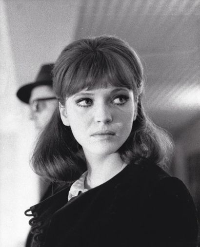 null ALPHAVILLE Anna Karina et Eddie Constantine dans le film de Jean-Luc Godard...