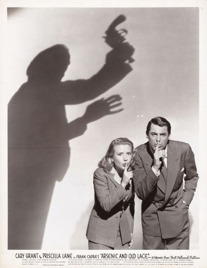  ARSENIC ET VIEILLES DENTELLES / ARSENIC AND OLD LACE Priscilla Lane et Cary Grant...