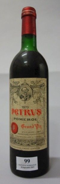 null 1 Bouteille PETRUS - Pomerol 1973 Etiquette légèrement tachée, niveau haute...