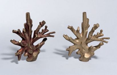 CHARLES Modèle CORAIL . Deux éléments en bronze doré et en bronze rougi en forme...