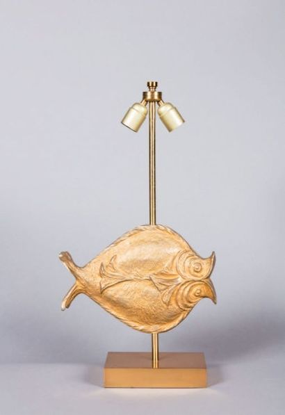 CHRYSTIANE CHARLES Modèle POISSON. Pied de lampe en bronze doré à décor d'un poisson....