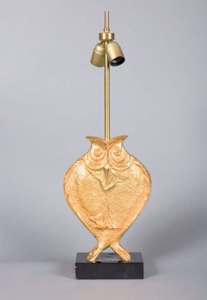 CHRYSTIANE CHARLES Modèle CHOUETTE. Pied de lampe en bronze doré à décor d'une chouette...