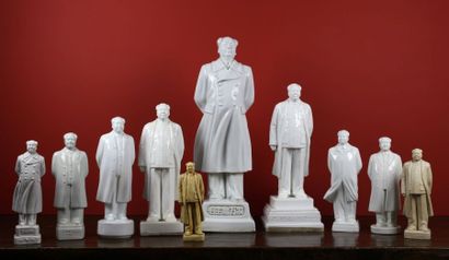 Ensemble de 10 statuettes en porcelaine et...