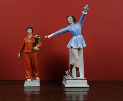 2 Statuettes en céramique polychrome: 