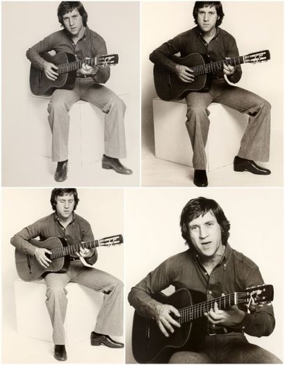 Valeriy PLOTNIKOV (né en 1943) Ensemble de 4 photographies de Vissotsky avec sa guitare,...