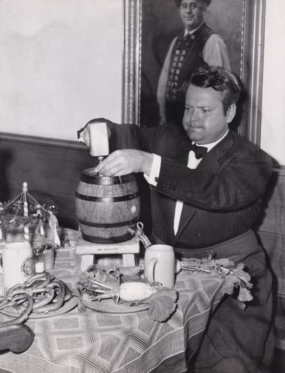 null DOSSIER SECRET/ MR. ARKADIN Orson Welles durant le tournage de son film (1955)....
