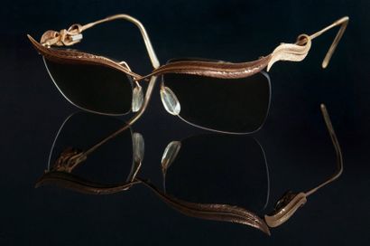 null *JULIETTE GRECO (né en 1927)

Paire de lunettes de vue dites "Plume au vent",...