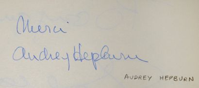null *AUDREY HEPBURN (1929-1993)

Paire de lunettes de soleil modèle "Audrey" en...
