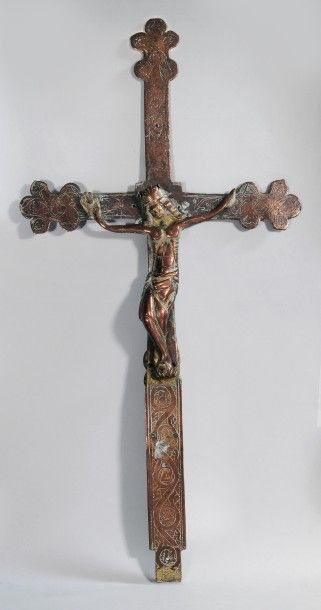 Croix processionnelle en cuivre trace d'émail...