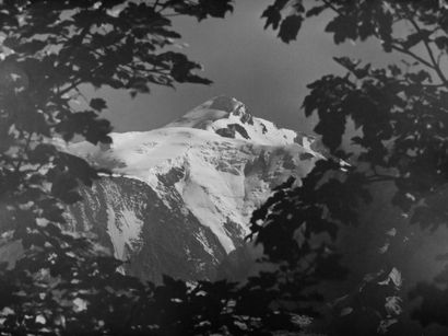 PIERRE TAIRRAZ (1933-2000) Massif alpin, c. 1970. Deux tirages argentiques d'époque,...