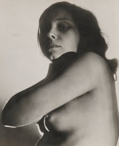 Frantisek Drtikol (1883-1961) Etude de nu, 1928. Tirage argentique postérieur, c....