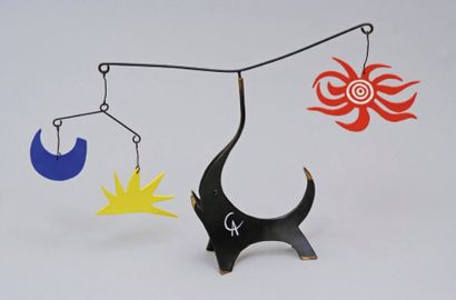 D'après A. CALDER. « Eléphant noir ». Bronze à patine noire et dorée. Monogrammée...