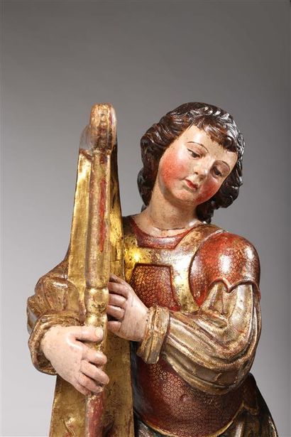 null Deux anges musiciens formant pendant en bois sculpté peint polychrome et doré,...