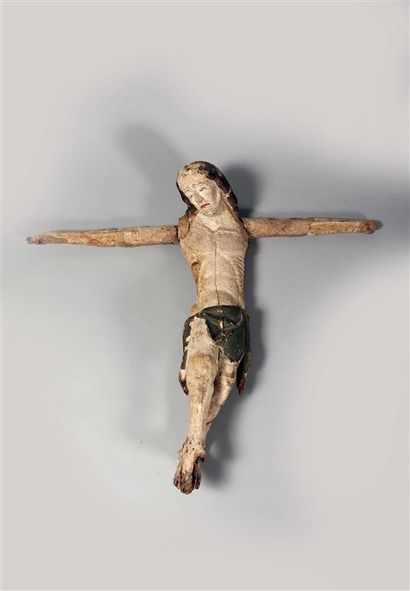 null Important Christ en bois sculpté, marouflé et polychromé.
Beau visage à l'expression...
