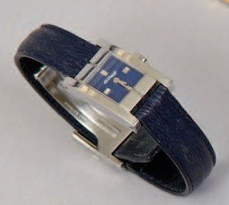 DUPONT Montre bracelet de dame, cadran rectangulaire, en acier et fond bleu.