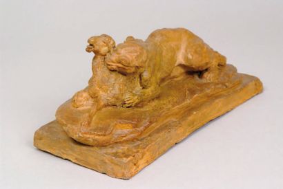 CHARLES CHIVOT (1866-1941) Sculpture en terre cuite sur une terrasse rectangulaire...
