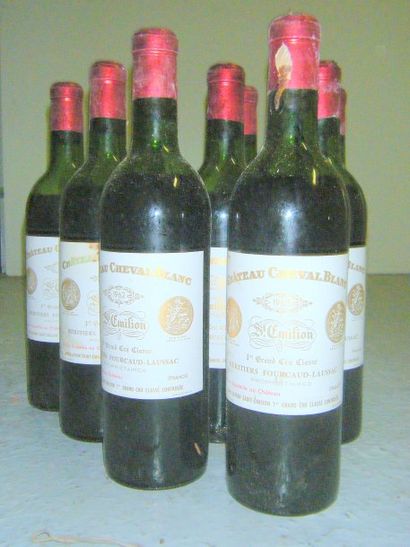 null 4 bouteilles Lafite-Rothschild 1962, Niveau mi basse épaule, 1 étiquette très...