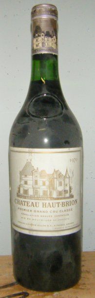 3 bouteilles Lafite-Rothschild 1970, niveaux...