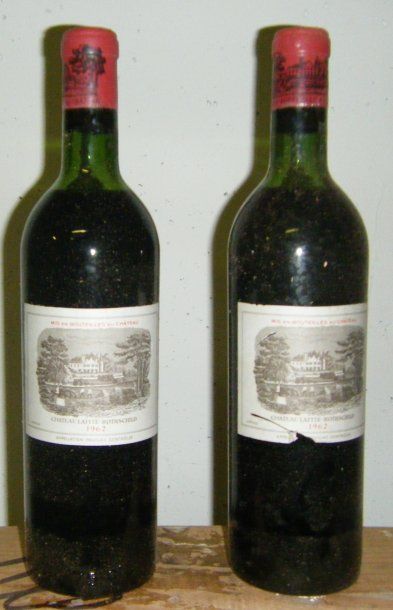 null 1 bouteille Mouton-Rothschild 1970, Belle étiquette, niveau légèrement bas