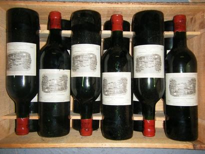 null 1 bouteille Cheval Blanc 1962 très légèrement basse