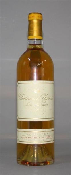 null 1 Bouteille / Château d'Yquem 1er GC supérieur. Sauternes 1999.
Étiquette légèrement...