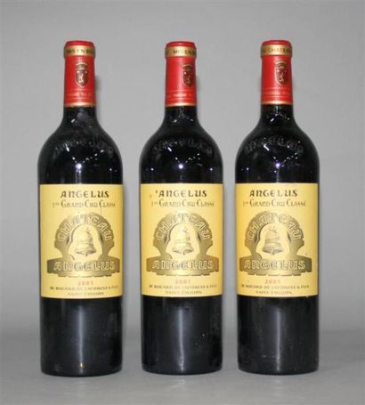 null 3 Bouteilles / Château Angélus 1er GCC (A). St. Émilion 2001.
1 étiquette légèrement...