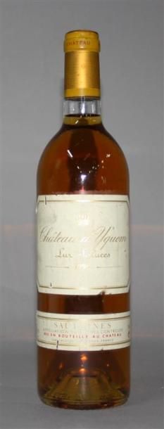 null 1 Bouteille / Château d'Yquem 1er GC supérieur. Sauternes 1990.
Étiquette légèrement...