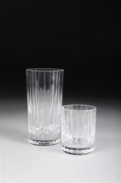 null PARTIE DE SERVICE DE VERRES, MODÈLE HARMONIE. BACCARAT.
Cristal, comprenant...