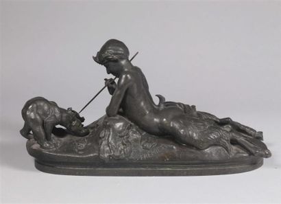null Emmanuel FREMIET (1824-1910).
Faune nourrissant deux oursons.
Epreuve en bronze...